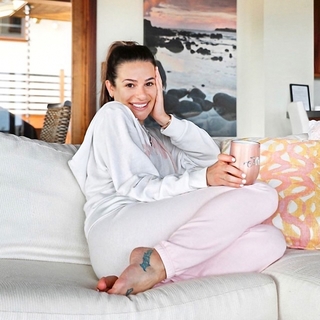 Lea Michele feet photo thumbnail