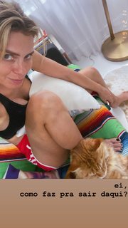 Carolina Dieckmann feet photo thumbnail