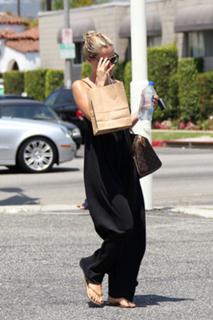 Kristin Cavallari feet photo thumbnail