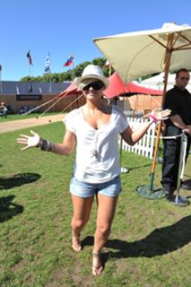 Kerry Katona feet photo thumbnail