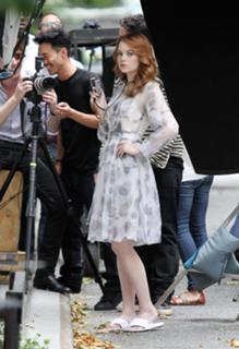 Emma Stone feet photo thumbnail