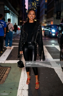 Karrueche Tran feet photo thumbnail