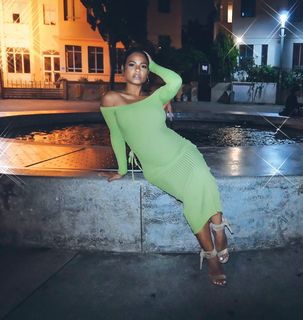 Christina Milian feet photo thumbnail