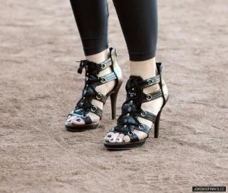 Jordin Sparks feet photo thumbnail