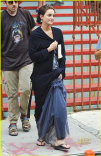 Leighton Meester feet photo thumbnail