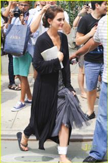 Leighton Meester feet photo thumbnail