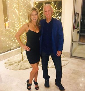 Denise Austin feet photo thumbnail