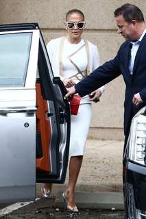 Jennifer Lopez feet photo thumbnail