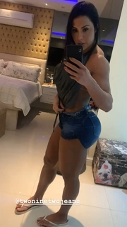 Gracyanne Barbosa feet photo thumbnail