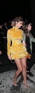 Taylor Hill feet photo thumbnail