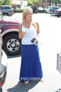 Julie Benz feet photo thumbnail