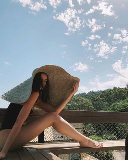 Camila Queiroz feet photo thumbnail