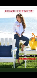 Brooke Burke feet photo thumbnail