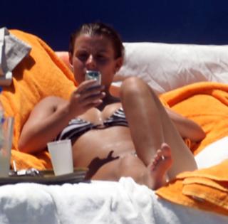 Coleen Rooney feet photo thumbnail