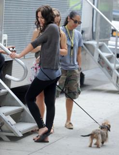 Leighton Meester feet photo thumbnail