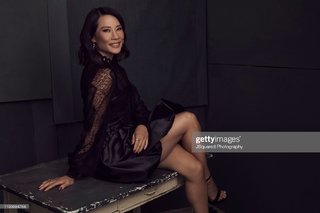 Lucy Liu feet photo thumbnail