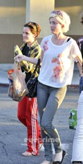 Emma Watson feet photo thumbnail