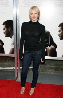 Katharine McPhee feet photo thumbnail