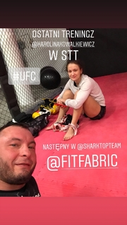 Karolina Kowalkiewicz feet photo thumbnail
