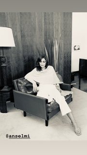 Juliana Paes feet photo thumbnail