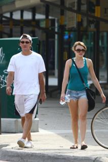 Aimee Teegarden feet photo thumbnail