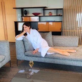 Lisa Snowdon feet photo thumbnail