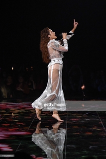 Halsey feet photo thumbnail