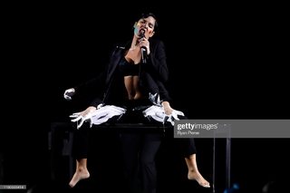 Halsey feet photo thumbnail