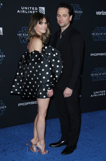 Keri Russell feet photo thumbnail