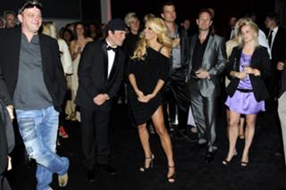 Pamela Anderson feet photo thumbnail