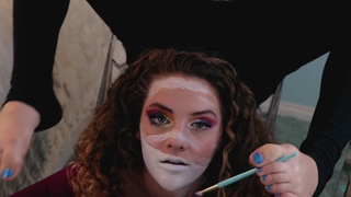 Sofie Dossi feet photo thumbnail