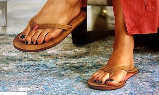 Courtney Khondabi feet photo thumbnail