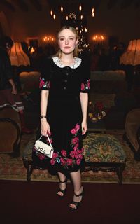 Dakota Fanning feet photo thumbnail