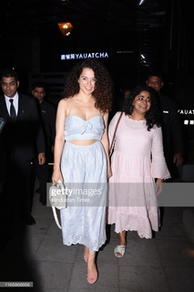 Kangana Ranaut feet photo thumbnail