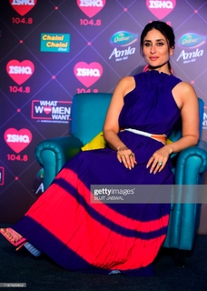 Kareena Kapoor feet photo thumbnail