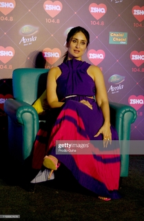 Kareena Kapoor feet photo thumbnail
