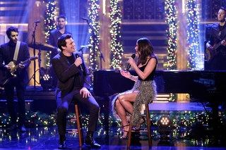 Lea Michele feet photo thumbnail