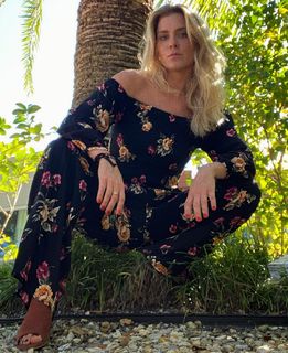 Carolina Dieckmann feet photo thumbnail