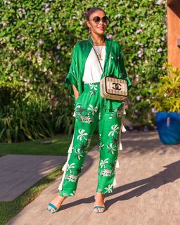 Juliana Paes feet photo thumbnail
