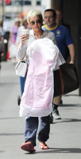 Helen Flanagan feet photo thumbnail