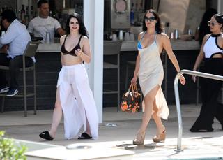 Nikki Garcia feet photo thumbnail