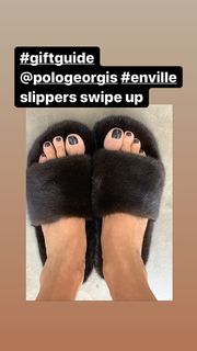 Kelly Bensimon feet photo thumbnail