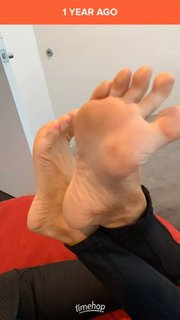 Kyle Unfug feet photo thumbnail