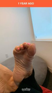 Kyle Unfug feet photo thumbnail