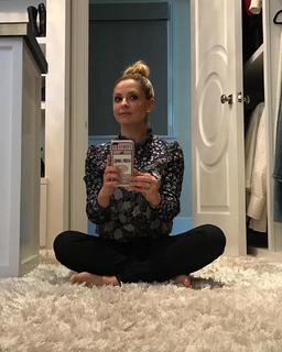 Sarah Michelle Gellar feet photo thumbnail