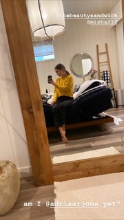Debby Ryan feet photo thumbnail