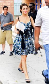 Leighton Meester feet photo thumbnail