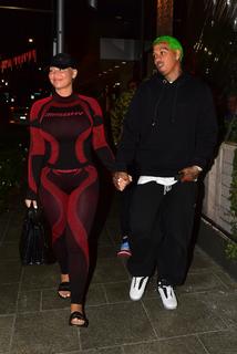 Amber Rose feet photo thumbnail