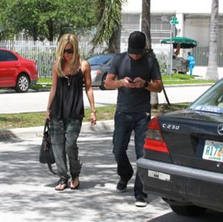 Ashley Tisdale feet photo thumbnail