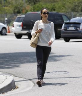 Jordana Brewster feet photo thumbnail